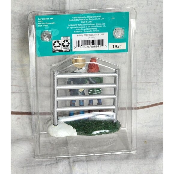 The Pioneer Woman Ropin’ Red & Ladd Holiday 2019 Figurine Festive Holiday Decor - Picture 3 of 6